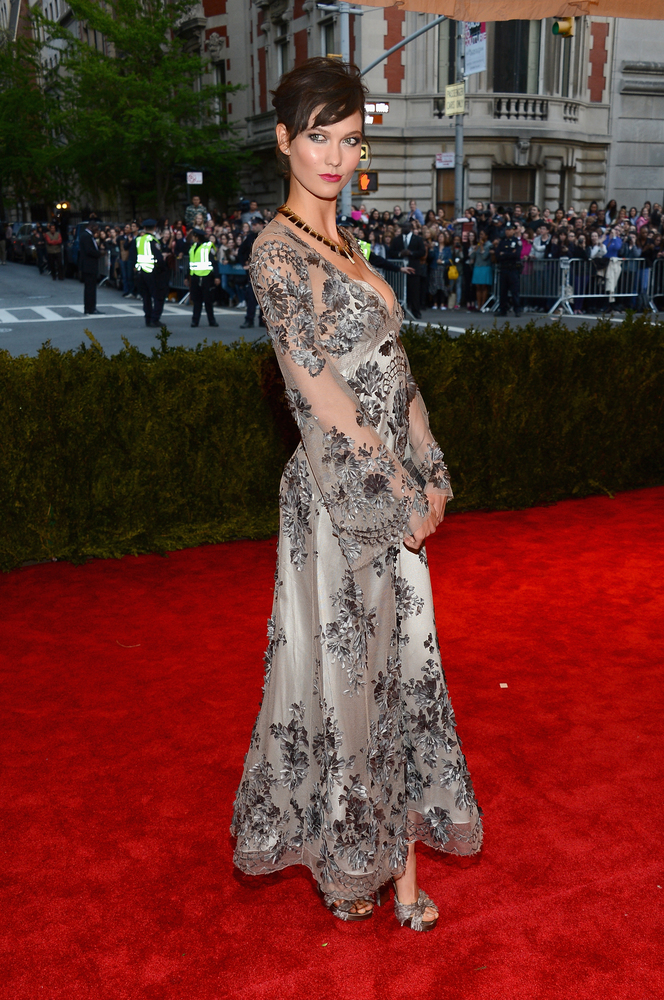 Karlie Kloss In Louis Vuitton